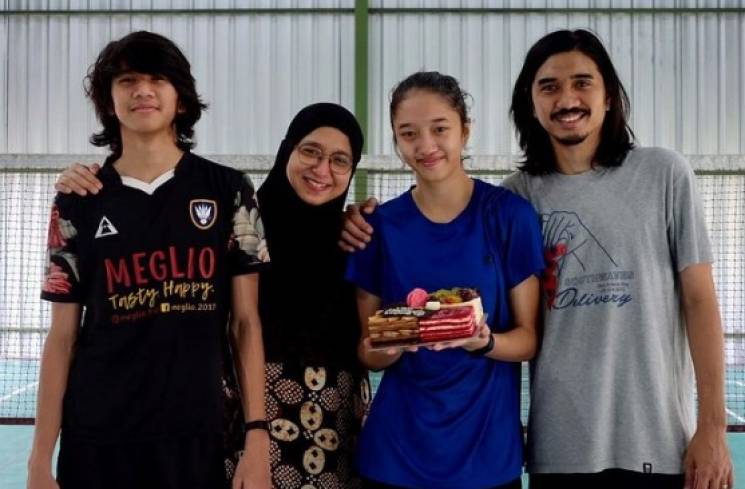 Duta Sheila On 7 bersama istri dan anak-anaknya [Instagram]