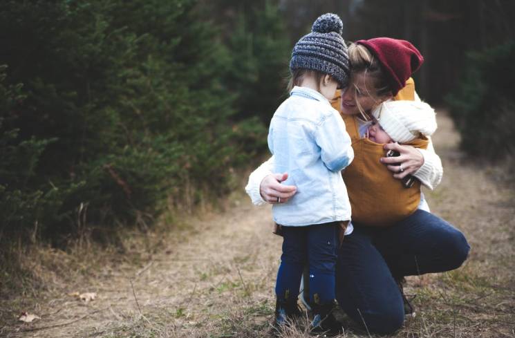 Ilustrasi orangtua dan anak (pexels/Josh Willink)