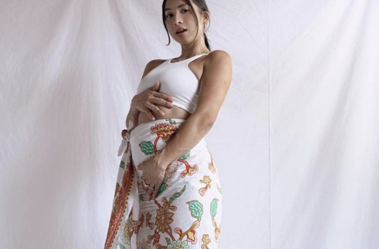 Jennifer Bachdim pada saat foto baby bump