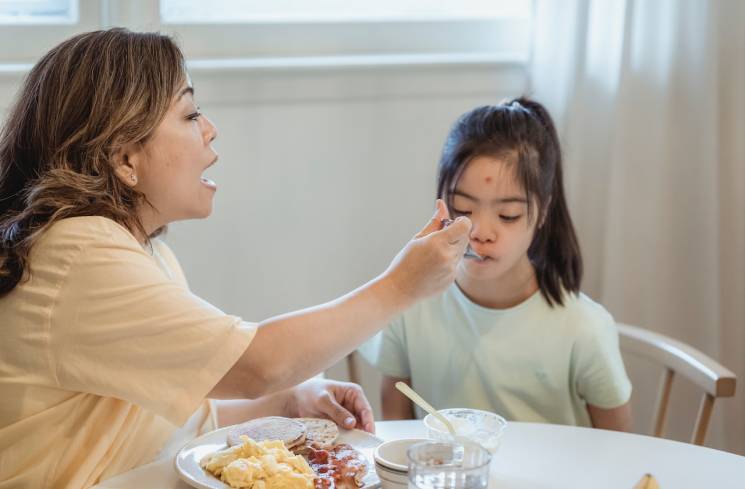Ilustrasi nafsu makan anak saat sakit, termasuk pengidap kanker terganggu, sehingga orangtua harus perhatian ekstra. (Pexels/Nicola Barts)