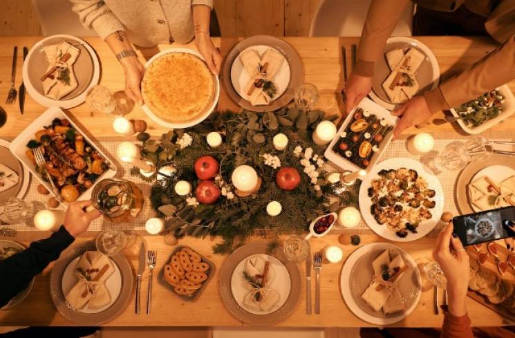 Ilustrasi hidangan atau makanan khas Natal. (Foto: Pexels/Nicole Michalou)