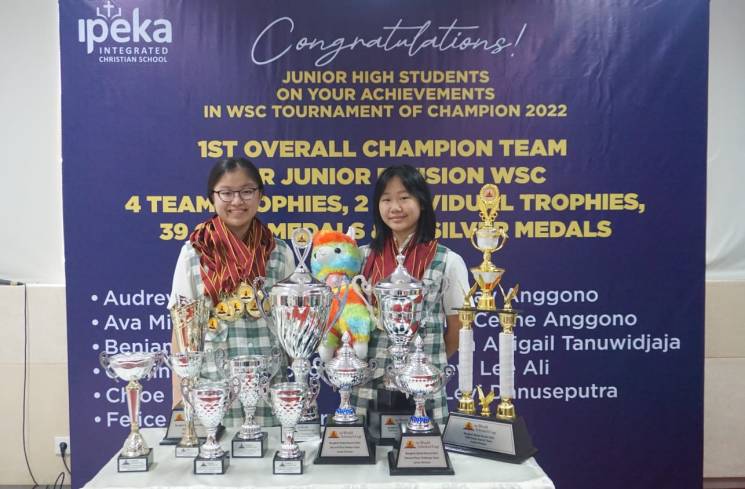 Tim Indonesia dari Sekolah Kristen IPEKA, yaitu Audrey Effendi dan Caitlin Valencia Yong, berhasil meraih juara pertama sebagai First Place Overall Champion Team untuk kategori Junior Division.