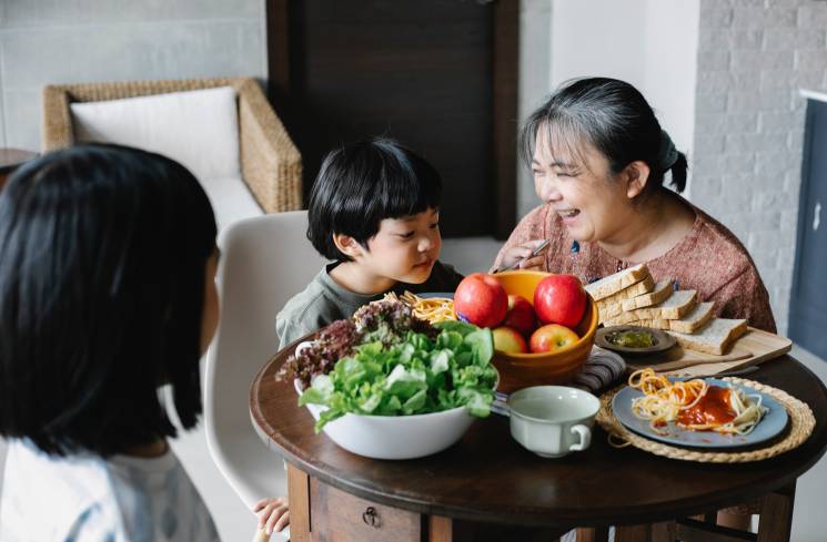 Foto: Ilustrasi anak makan (pexels/Alex Green)