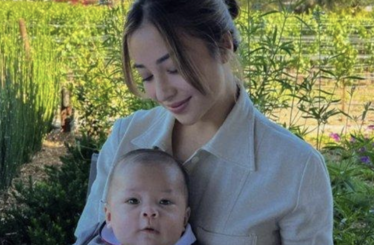 Potret Nikita Willy bersama Baby Izz yang sangat menggemaskan