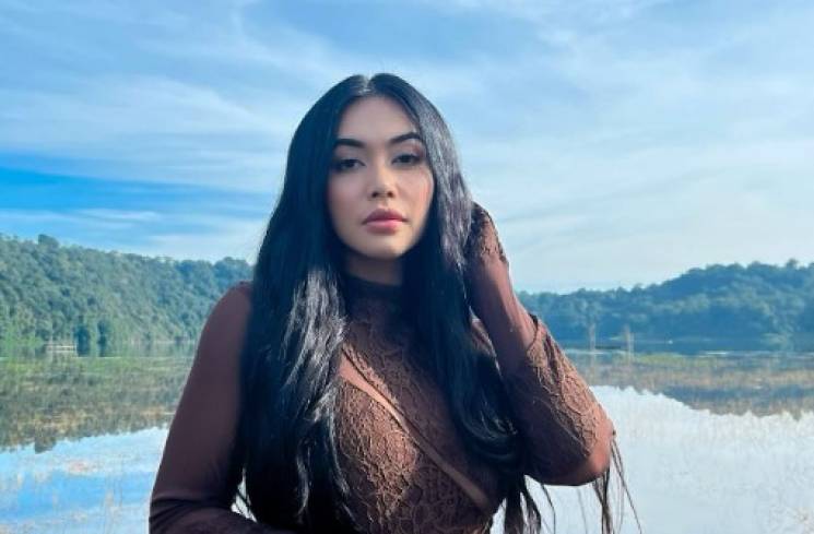 Selebritas Denada Tambunan. (Akun IG denadaindonesia)