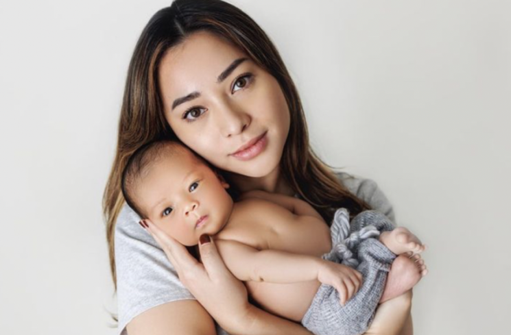 Potret Nikita Willy dan baby Izz