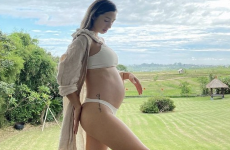 Potret Jennifer Bachdim dengan baby bumpnya