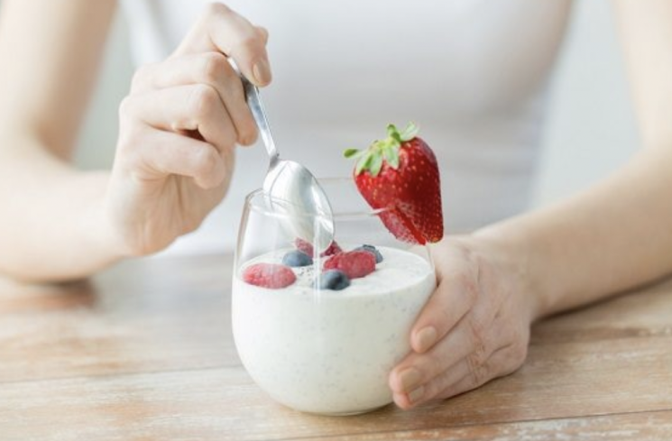 Bolehkan Ibu Hamil Konsumsi Yogurt? Ini Manfaat dan Merek Yoghurt yang Aman untuk Bumil - IndoParents.com