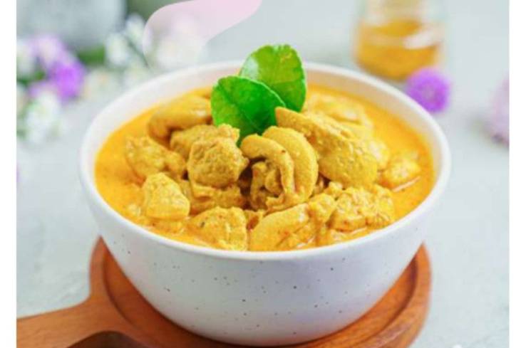 Gulai Ayam ala Chef Devina Hermawan. (Foto: Antara)