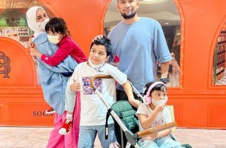 Shireen Sungkar bersama suami dan anak-anaknya [Instagram/shireensungkar]