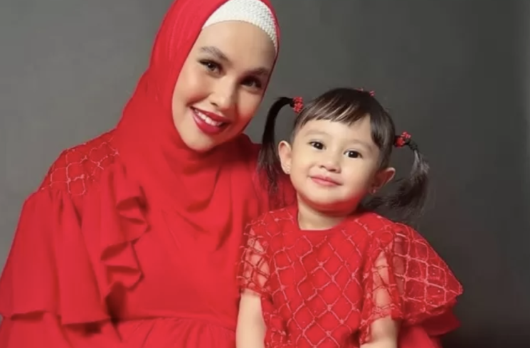 Kartika Putri dan Khalisa