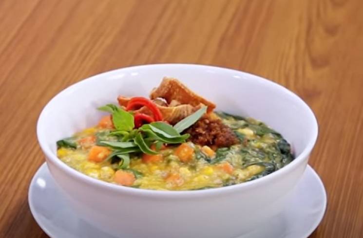 Bubur Manado. (Foto: YouTube/Rudy dan Sahabat TV)