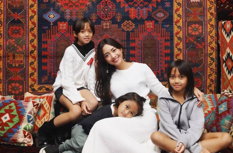 Ririn Dwi Ariyanti bersama 3 anaknya. [Instagram]