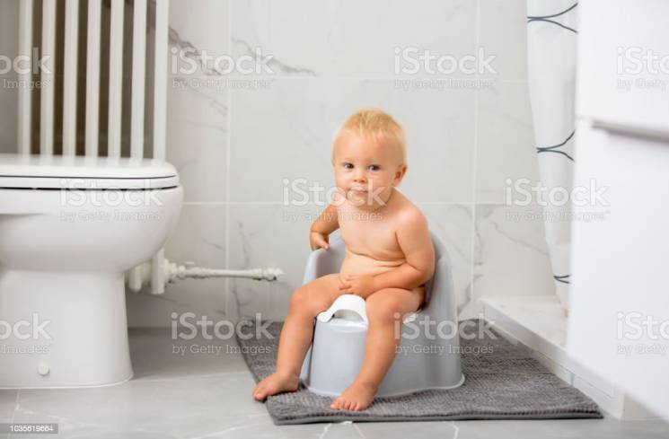 Bayi di toilet. [pixabay]