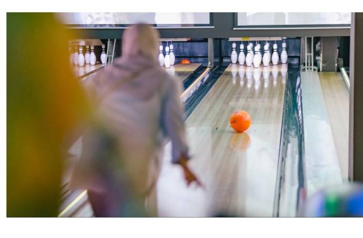 Di pusat permainan keluarga ada bowling yang bisa membakar lemak. (Foto: Dok. Timezone Indonesia)