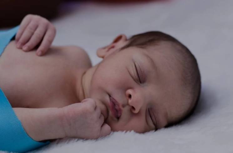 Ilustrasi bayi laki-laki baru lahir. (Foto: Pexels/Quezia Andrade)