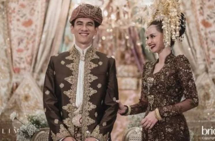 Enzy Storia dan Maulana Kasetra menikah. [Instagram Bridestory]
