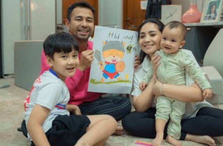 Raffi Ahmad, Nagita Slavina dan kedua anaknya [Instagram]