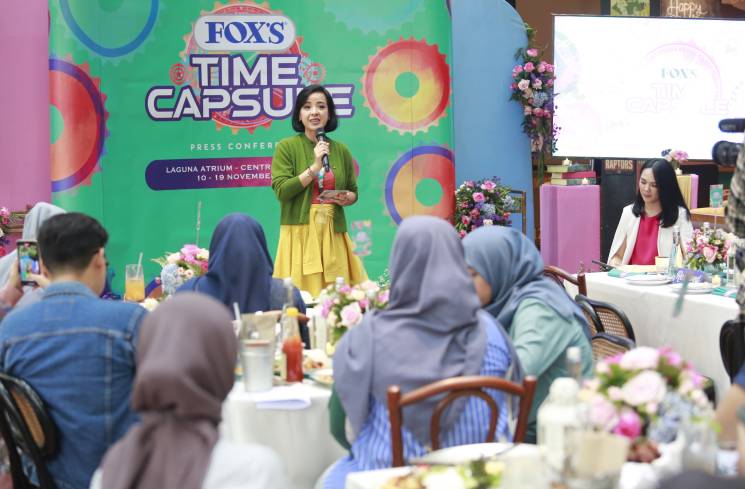Direktur PT Savoria Kreasi Rasa Didiet Fadriana Abdulkadir membuka rangkaian FOX'S Time Capsule: Road To 40 Years yang diselenggarakan di Central Park Mall, Jakarta pada 10 - 19 November 2023.