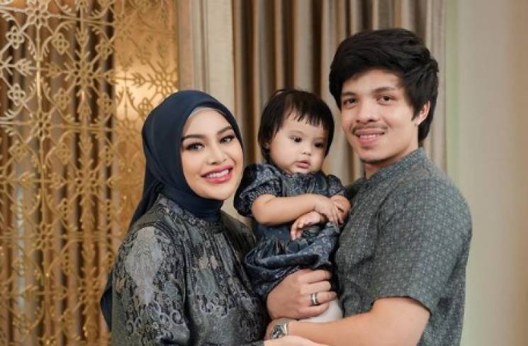 Aurel Hermansyah bersama suami dan anaknya [Instagram]