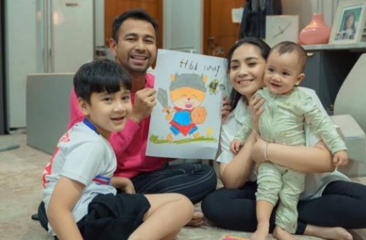 Raffi Ahmad bersama istri dan anak-anak [Instagram]